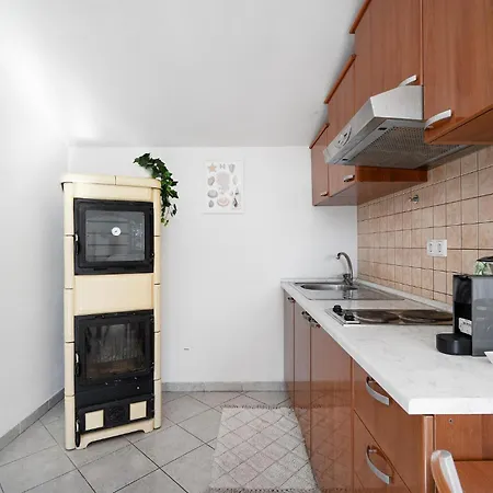 2 Bedroom Lovely In Apartment *
