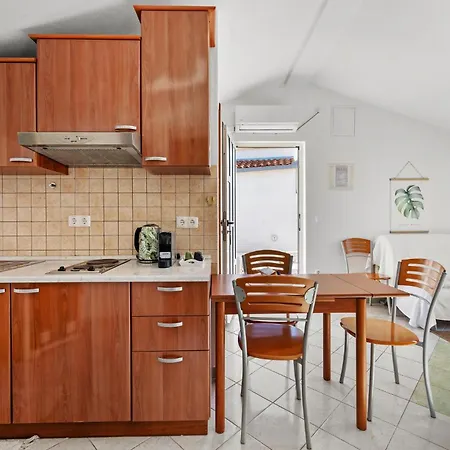2 Bedroom Lovely In