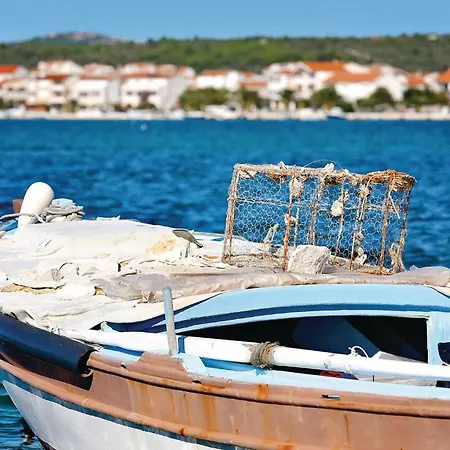 2 Bedroom Lovely In Apartment