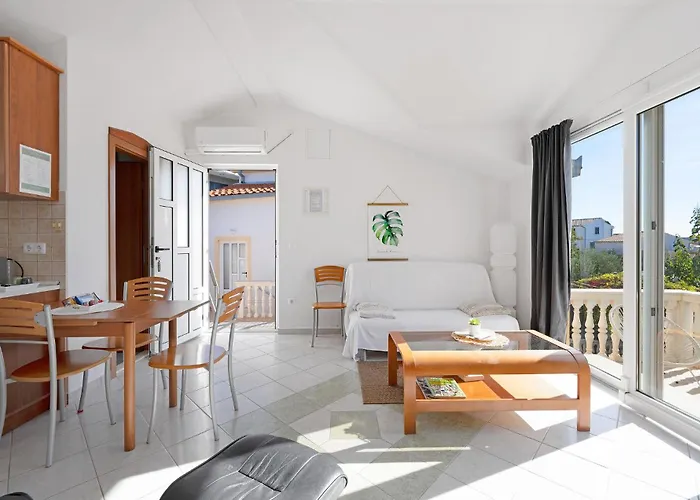 2 Bedroom Lovely In Appartement Rogoznica (Sibenik-Knin)