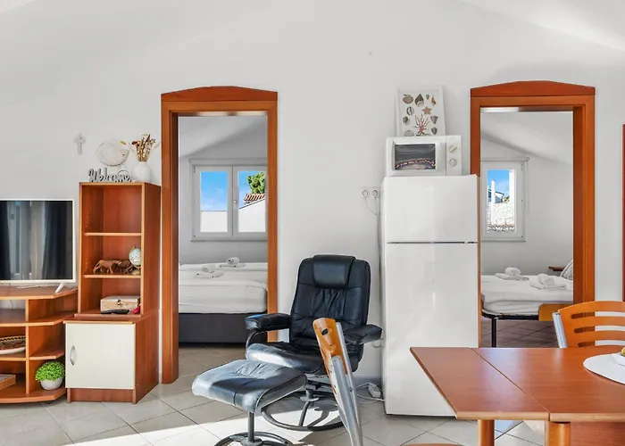 2 Bedroom Lovely In * Rogoznica (Sibenik-Knin)