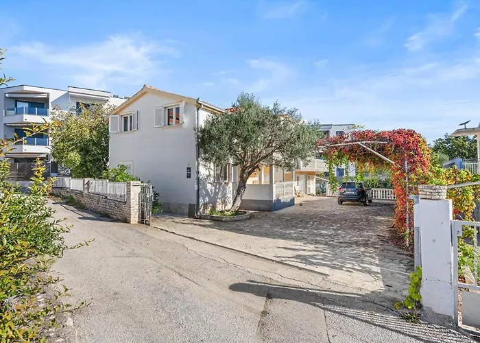 2 Bedroom Lovely In Appartement