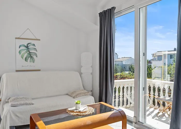 Appartement 2 Bedroom Lovely In *