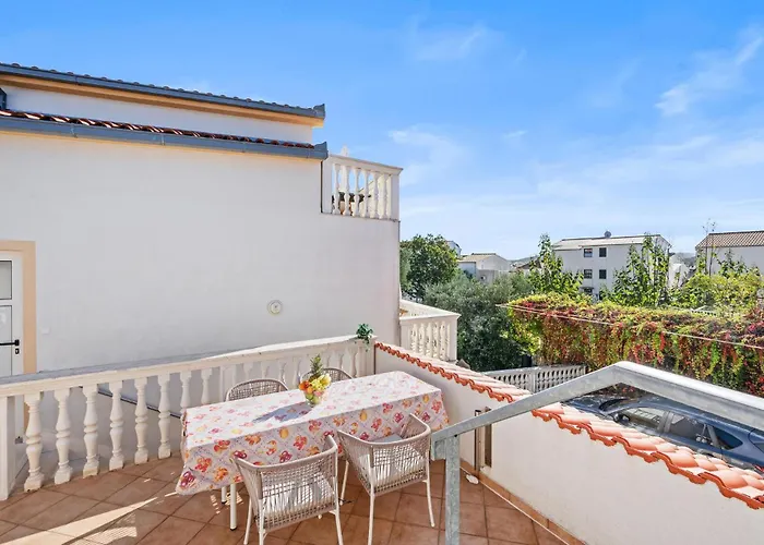 Appartement 2 Bedroom Lovely In *