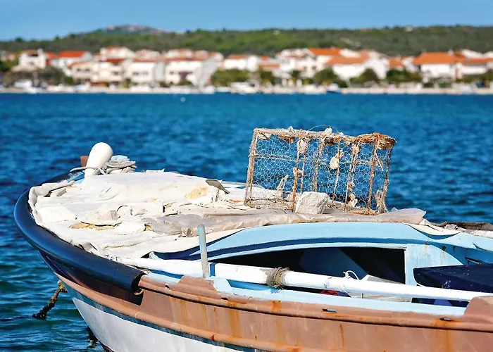 2 Bedroom Lovely In Appartement